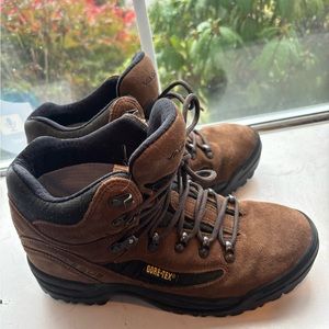 Vasque Gore-Tex waterproof Hiking Boots
